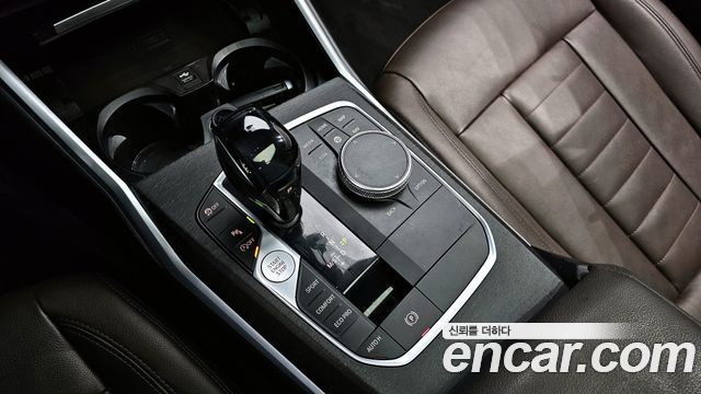 BMW 3-Series 2019 — photo 9