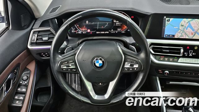 BMW 3-Series 2019 — photo 14