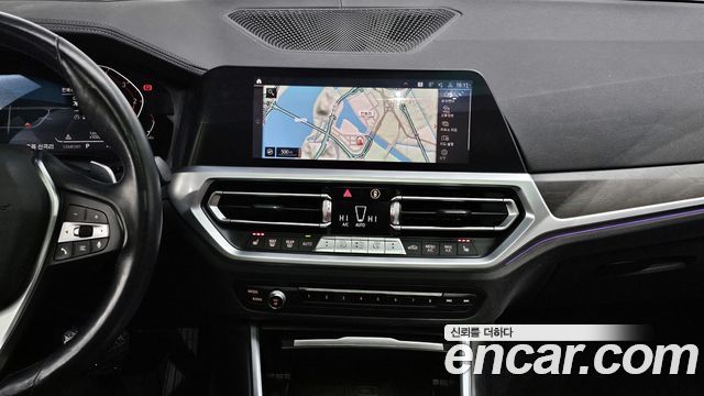 BMW 3-Series 2019 — photo 16