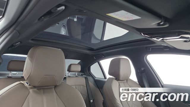 BMW 5-Series 2025 — photo 17