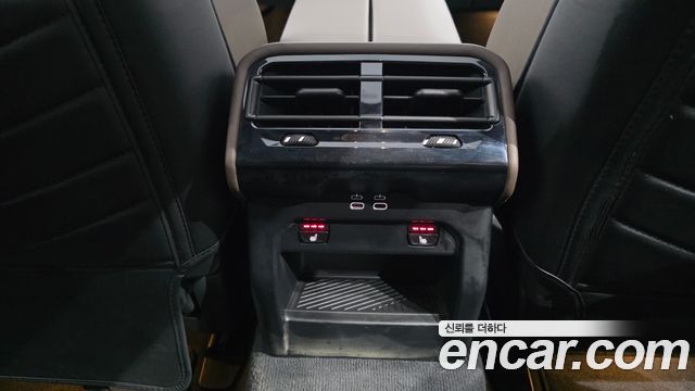 BMW 5-Series 2025 — photo 19