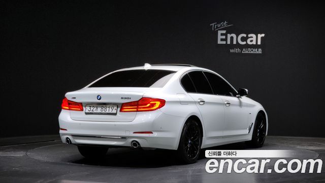 BMW 5-Series 2018 — photo 2