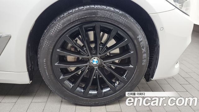 BMW 5-Series 2018 — photo 5