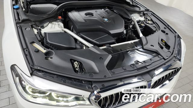 BMW 5-Series 2018 — photo 6
