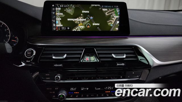 BMW 5-Series 2018 — photo 14