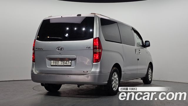 Hyundai Starex 2010 — photo 2