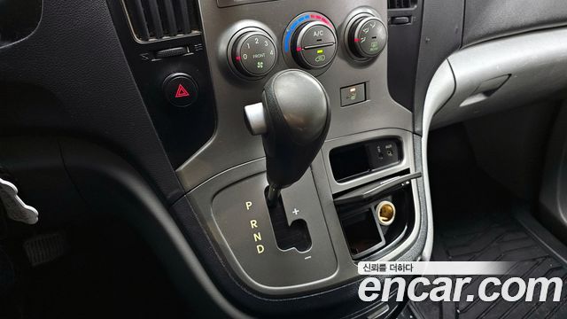 Hyundai Starex 2010 — photo 9