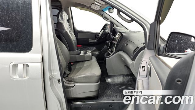 Hyundai Starex 2010 — photo 11
