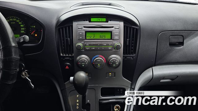 Hyundai Starex 2010 — photo 14