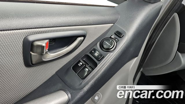 Hyundai Starex 2010 — photo 16