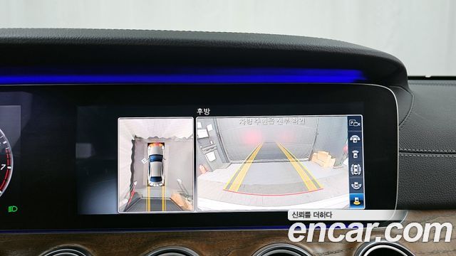 Mercedes-Benz E-Class 2019 — photo 15