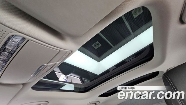 Mercedes-Benz E-Class 2019 — photo 18