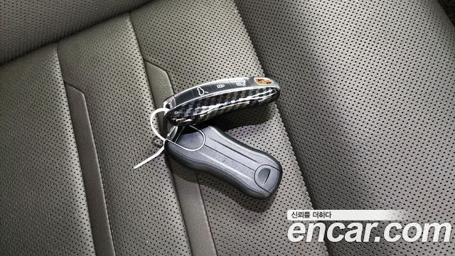Porsche Panamera 2021 — photo 17