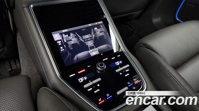 Porsche Panamera 2021 — photo 19