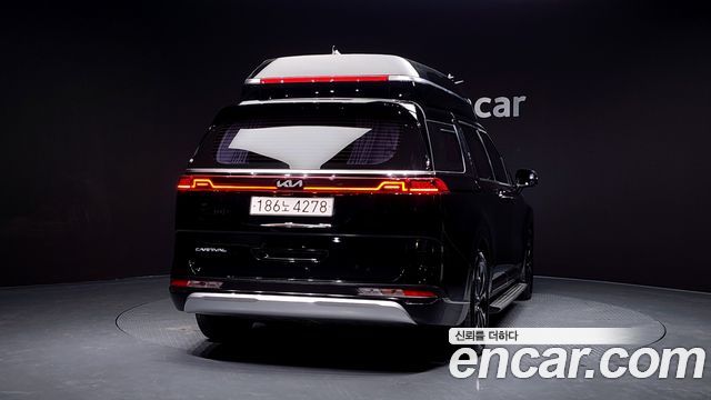 Kia Canival 2022 — photo 4