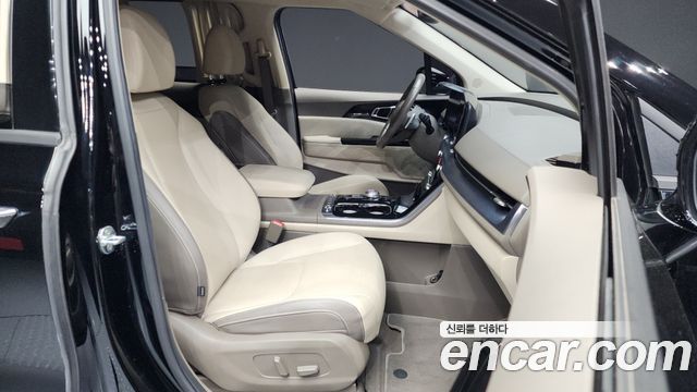 Kia Canival 2022 — photo 11