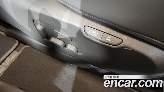 Kia Canival 2022 — photo 18