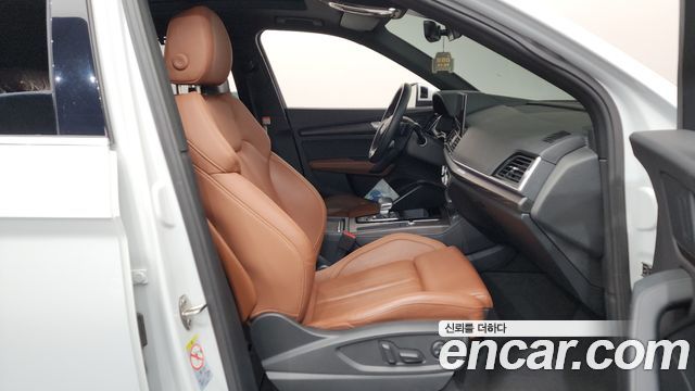 Audi Q5 2023 — photo 11