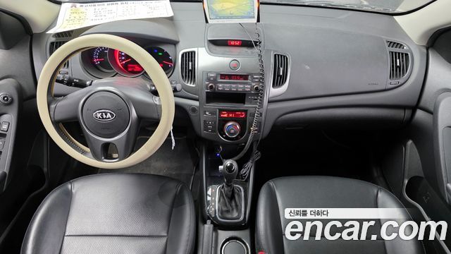Kia Porte 2011 — photo 7