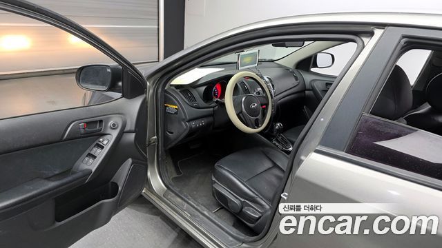 Kia Porte 2011 — photo 10