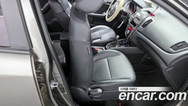 Kia Porte 2011 — photo 12