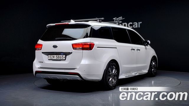 Kia Canival 2016 — photo 2