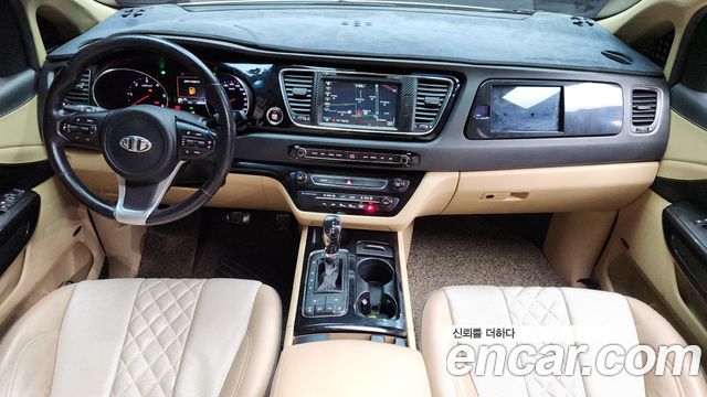 Kia Canival 2016 — photo 7