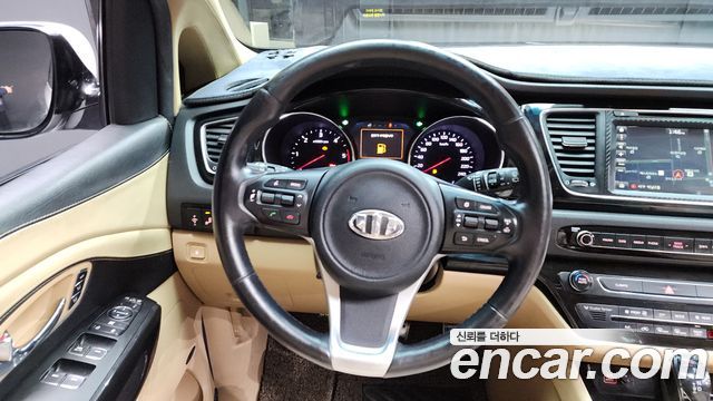 Kia Canival 2016 — photo 13