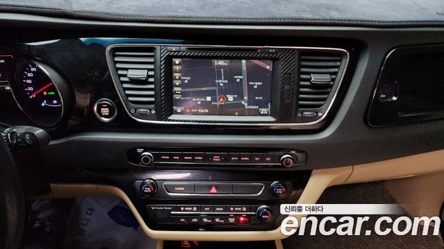 Kia Canival 2016 — photo 14