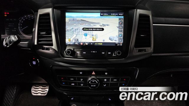 KG Mobility Rexton 2018 — photo 12