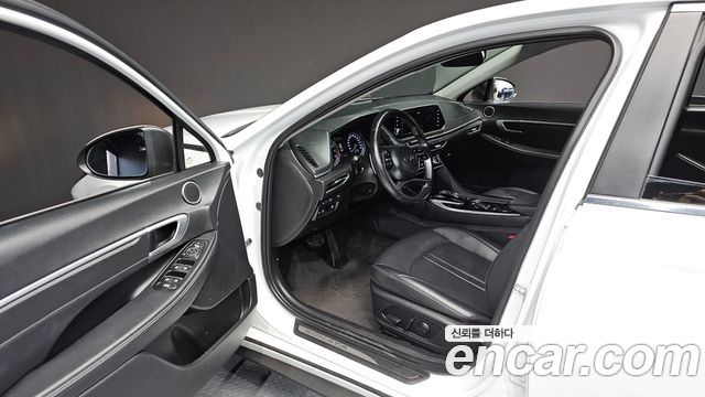 Hyundai Sonata 2022 — photo 10