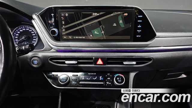 Hyundai Sonata 2022 — photo 17