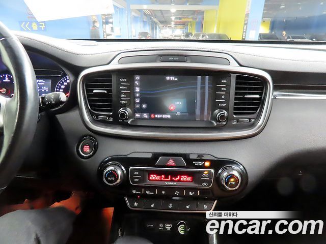 Kia Sorento 2018 — photo 11