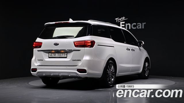 Kia Canival 2019 — photo 2