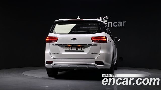 Kia Canival 2019 — photo 4
