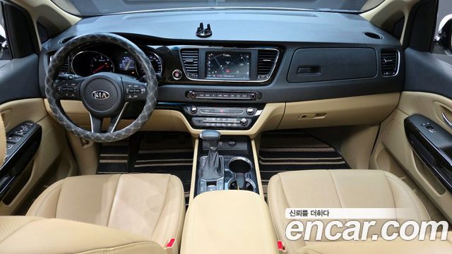 Kia Canival 2019 — photo 7