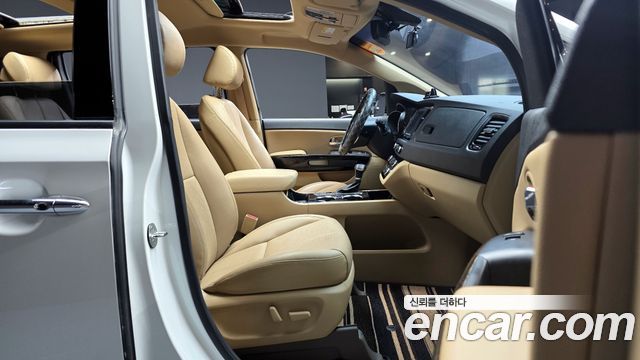 Kia Canival 2019 — photo 10