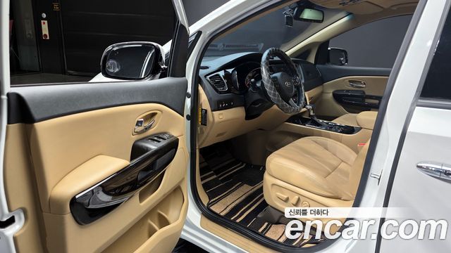 Kia Canival 2019 — photo 11