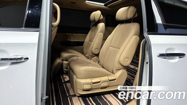 Kia Canival 2019 — photo 12