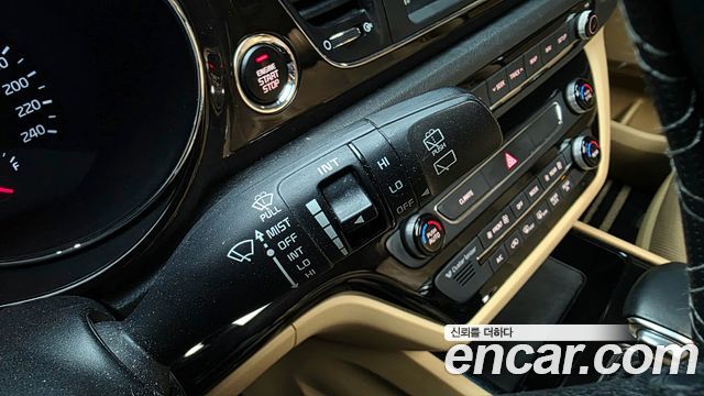 Kia Canival 2019 — photo 17