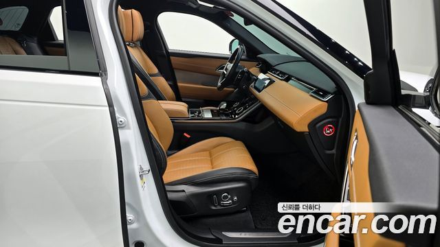 Land Rover Range Rover Velar 2022 — photo 10