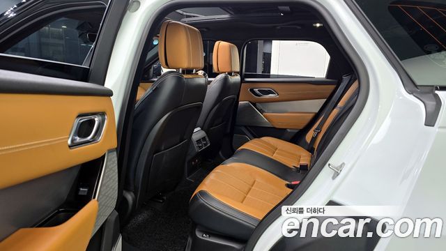 Land Rover Range Rover Velar 2022 — photo 12