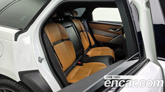 Land Rover Range Rover Velar 2022 — photo 13