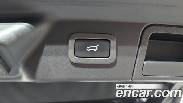 Land Rover Range Rover Velar 2022 — photo 20