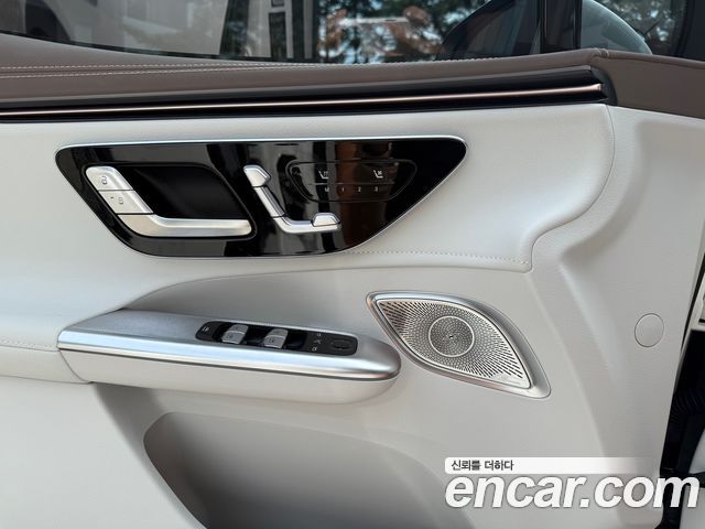 Mercedes-Benz EQE 2024 — photo 12