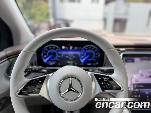 Mercedes-Benz EQE 2024 — photo 17