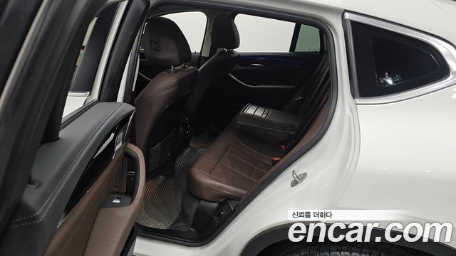 BMW X4 2023 — photo 11