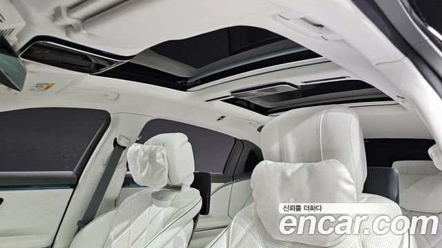 Mercedes-Benz S-Class 2022 — photo 18