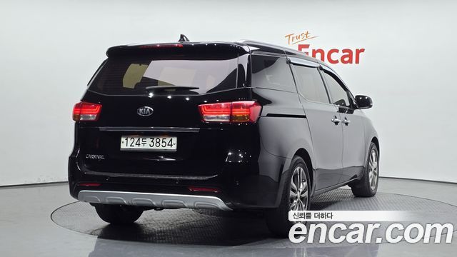 Kia Canival 2018 — photo 2