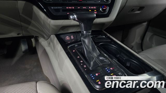 Kia Canival 2018 — photo 9